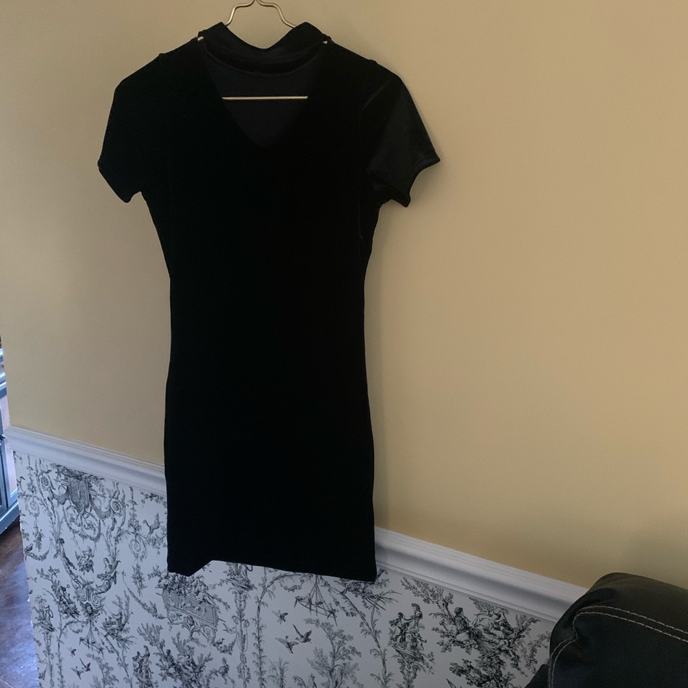 Girls black velvet dress
